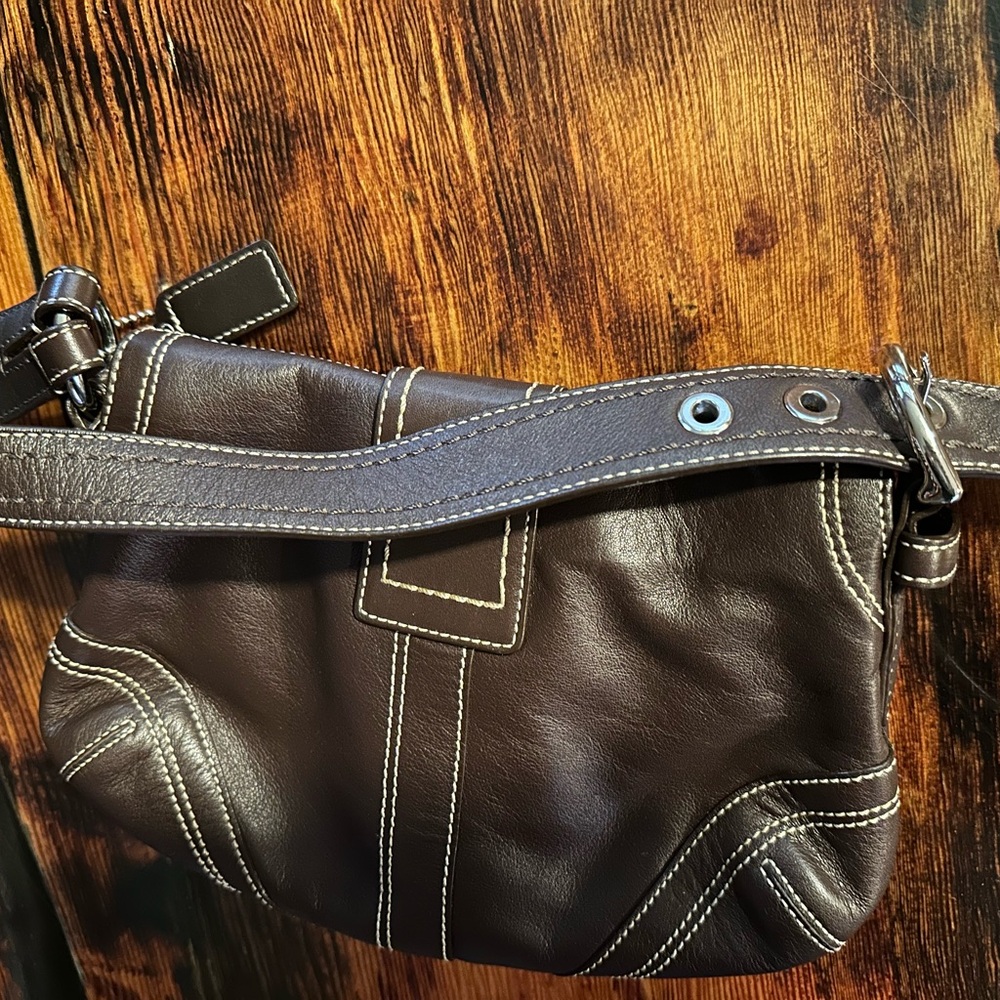 Vintage Coach Soho Flap Chocolate Brown Leather Shoulder Bag w Silver Hardware - Picture 12 of 16